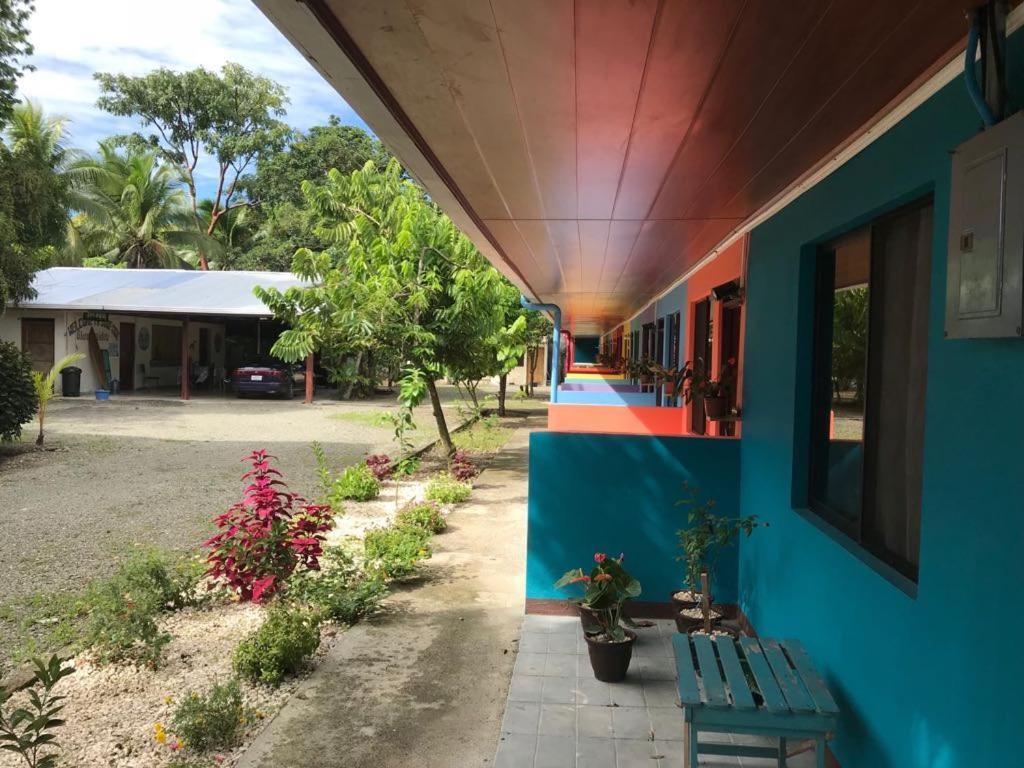 Cabinas Surf Side Cahuita Εξωτερικό φωτογραφία